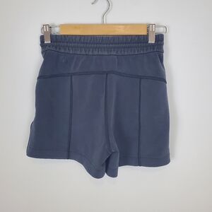 Lululemon Softstreme High-Rise Short 4" Size 2